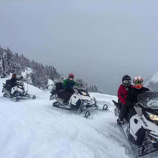 Pow day at Paradise - some of the best riding conditions of the season. This full day #snowmobile tour seriously crushed it! Fun fun!!????❄️❄️????