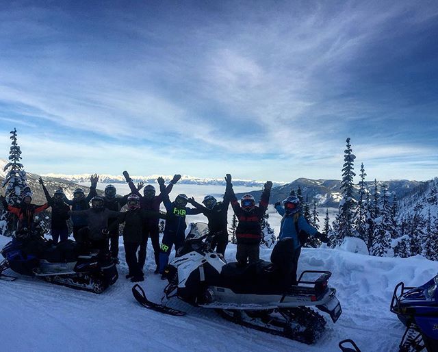 It was a fantastic day today at 8000'. A great day to host ten staff from #Banff hotels who came out to learn about our #snowmobile tours for their guests.

#tobycreekadventures #banff #canmore #canadianrockies #famtour