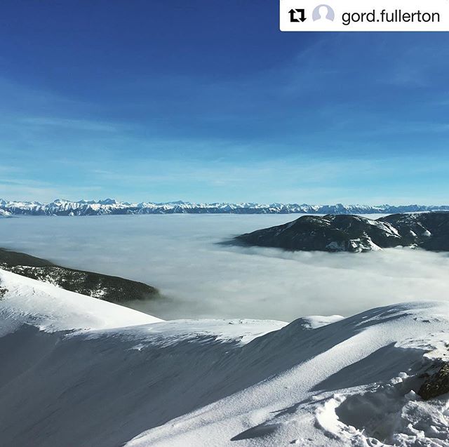 #Repost @gord.fullerton ・・・
A sea of clouds from on top of Paradise ridge. Awesome. #bluebirdabovetheclouds #tobycreekadventures #theypaymetodothis