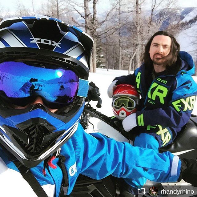 Repost from @rhandyrhino Left Alberta and headed into BC today, into Toby Creek for a day on skidoo’s, beng let loose in paradise basin was ace! What a day! ???? so much fun! #BC #tobycreekadventures #paradisebasin #snowmobile #adventure
