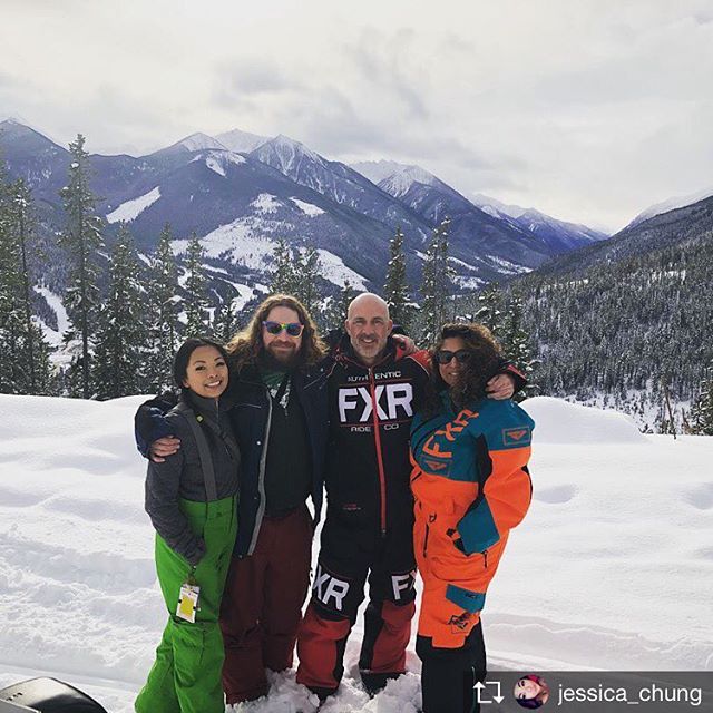 Repost from @jessica_chung Goin’ for a rip bud! ❄️ #TobyCreekAdventures ???? Happy Birthday, Curtis!
•
#panorama #beautiful #britishcolumbia #BC #mountainhigh #tobycreek #snowmobiling #sleds #mountains #paradise #silvermine #basin #waterfalls #frozen #canadian #winter #january #birthdayweekend