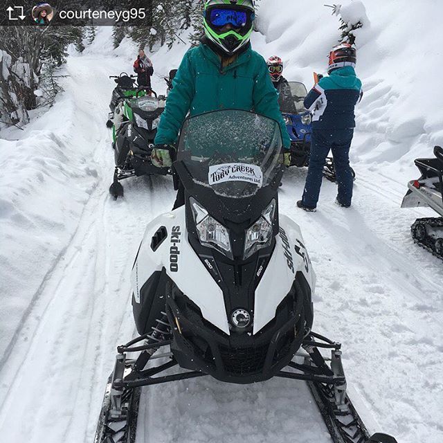 Repost from @courteneyg95  My first time snowmobiling yesterday at #tobycreekadventures. Had an amazing time in #paradisebowl with @vdubjr
