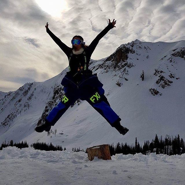 Repost from @shibuiholman  Jump Jump.. #skimaxholidays #lovecanada #tobycreekadventures #FXR @fxrracing