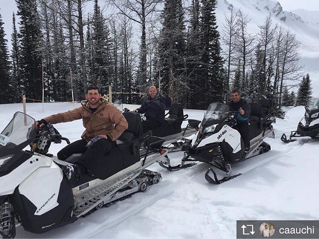 Repost from @caauchi  This was just before I took off and left them in the snow ???? #yeeeeow #tobycreekadventures #skidoo
