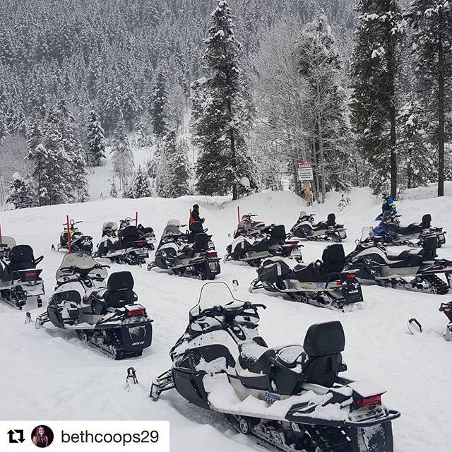 #Repost from @bethcoops29 ・・・
Had such an amazing birthday!!???? it felt like a snowy, wintery dream ????❄ 20 means no longer a teenager best start trying to act like an adult ???? #snowmobiling #birthday #nolongerateenager #tobycreek #snow #banff