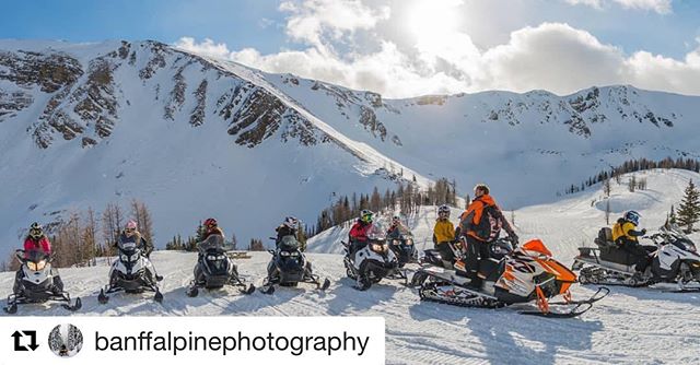 #Repost from @banffalpinephotography
・・・
#TobyCreekAdventures guide Matt introducing his group to Paradise Bowl. It's not all trail riding! .
.
.
.

#snowmobile #bc #invermere #panorama #sled #snowmobiling #mountains  #alpine #TobyCreekAdventures #sledding #bluebird