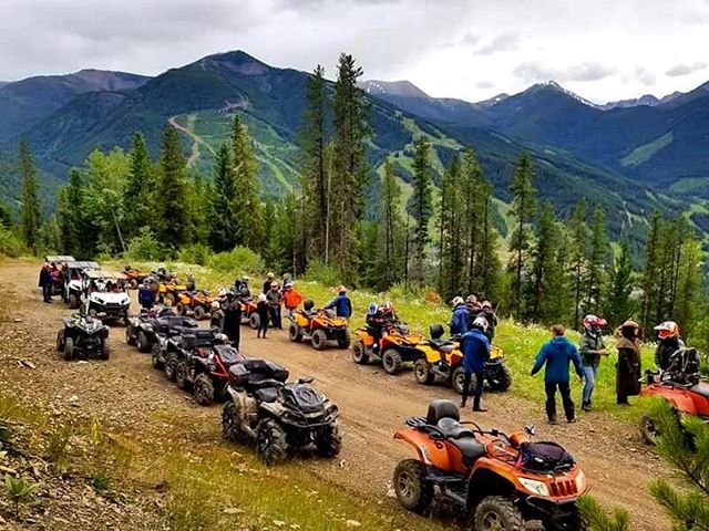 Big group today for the afternoon Paradise Mine tour. We specialize in custom group trips. Give us a call and we will make your group event a memorable adventure.
.
.

#tobycreekadventures #destinationmarketing #corporategroups #familygroups