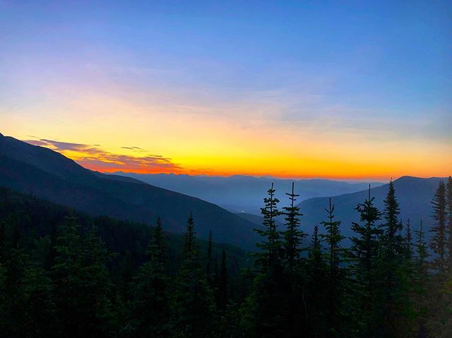 Good Morning from Paradise! Sunrise over the #CanadianRockies. Another beautiful day in the mountains. #tobycreekadventures. ???? @chrisconway.ca