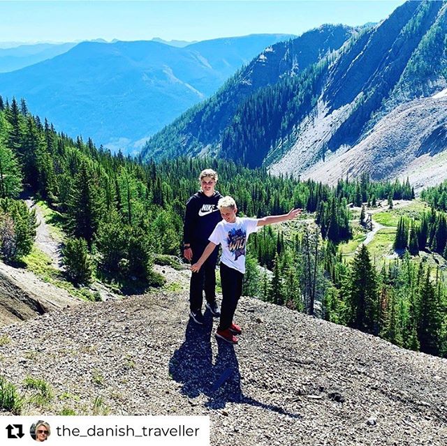 Repost from @the_danish_traveller .
.
.

Panorama Mountain with my two loved ones ❤️❤️